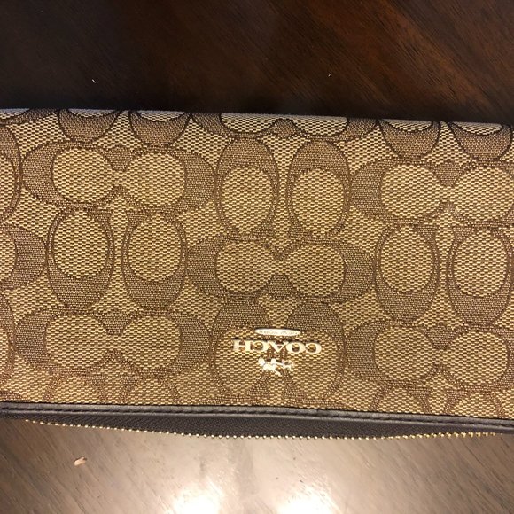 Coach New York Light Brown Wallet - Picture 2 of 5